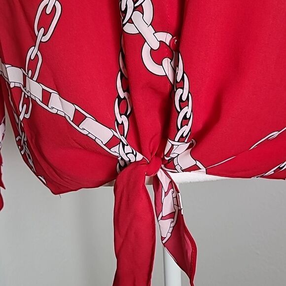 Susan Graver Red Blouse w/ White Chain Print, Longsleeve, Ties at Waist, Size 2 - Picture 4 of 9